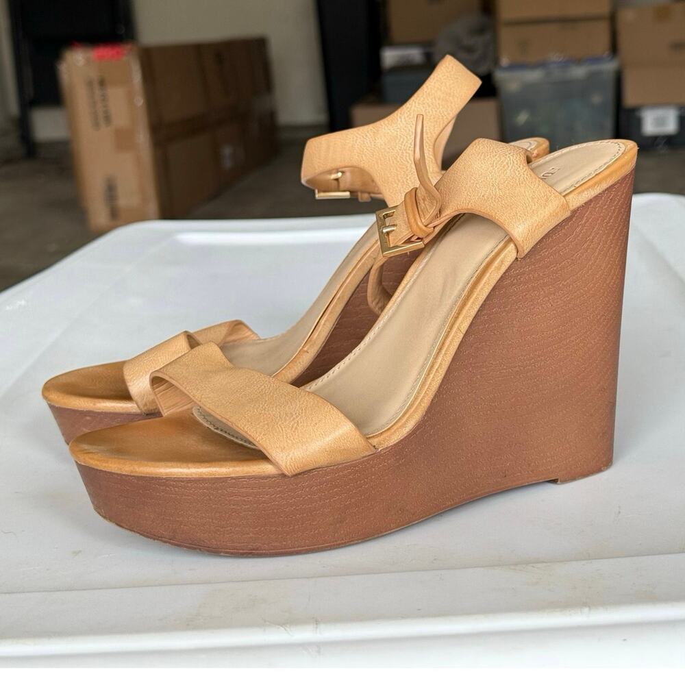 Nude / Tan Colored Wedges (8)